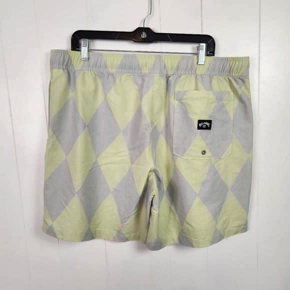 Billabong Mens 7" Swim Trunks Shorts Elastic Waist Yellow Size XXL Vacation - Picture 2 of 6